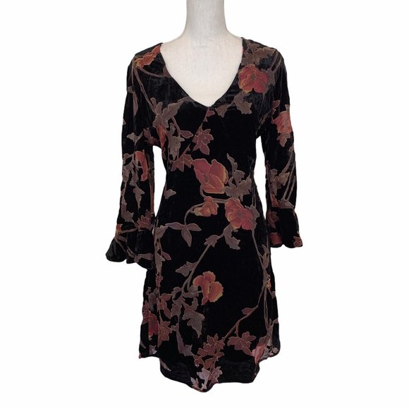 Mystree Dresses & Skirts - NWT Mystree Womens Dress v-neck trumpet cuffs flor
